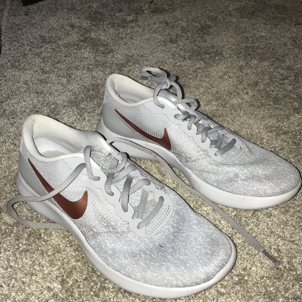 Nike tennis shoes